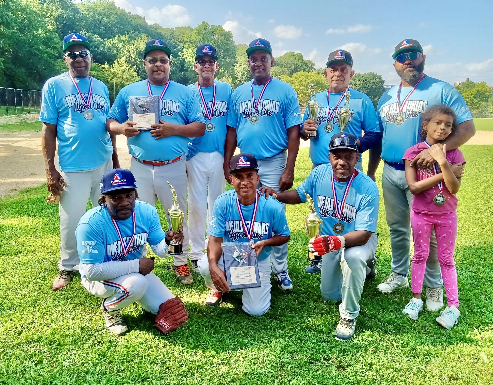 Integrantes del equipo Liga del Cine, campeones versión Juego del Recuerdo 2023.