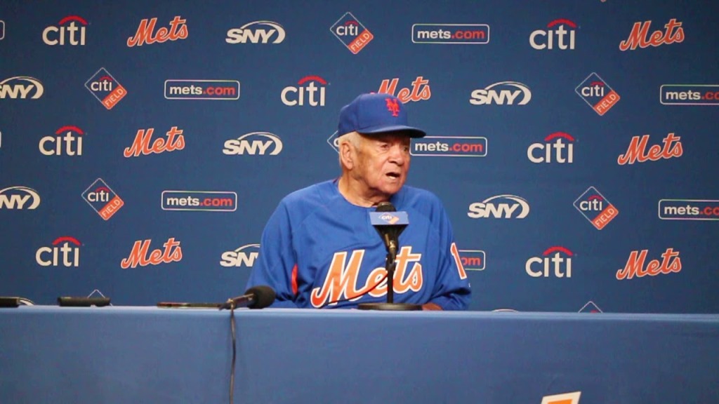 Ozzie Virgil en conferencia de prensa en el Citi Field en el 2018.