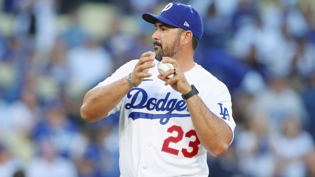 Adrián González lanzamiento