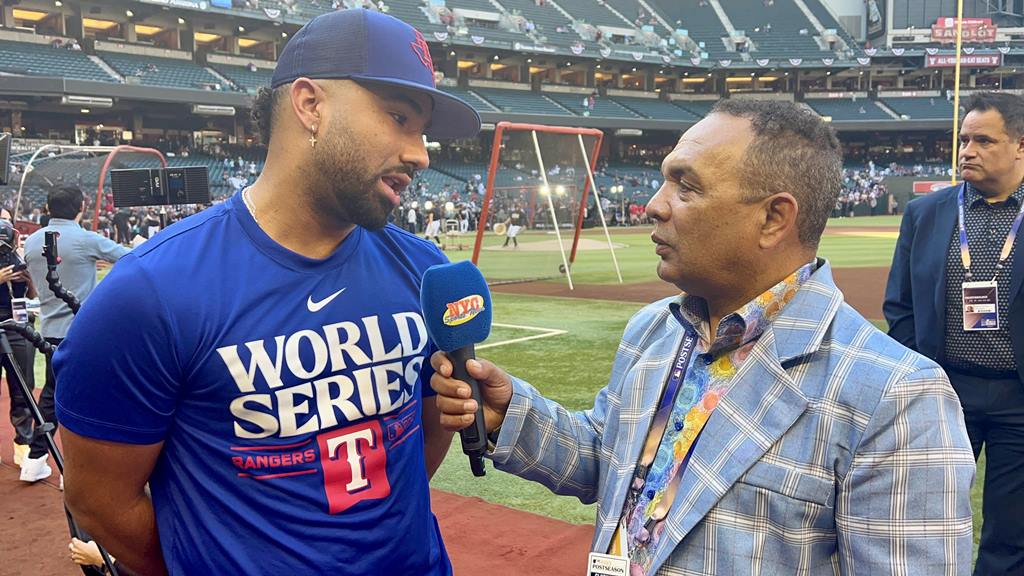 Agustín Zapata entrevista al jugador Ezequiel Durán de los Rangers de Texas en Chase Field