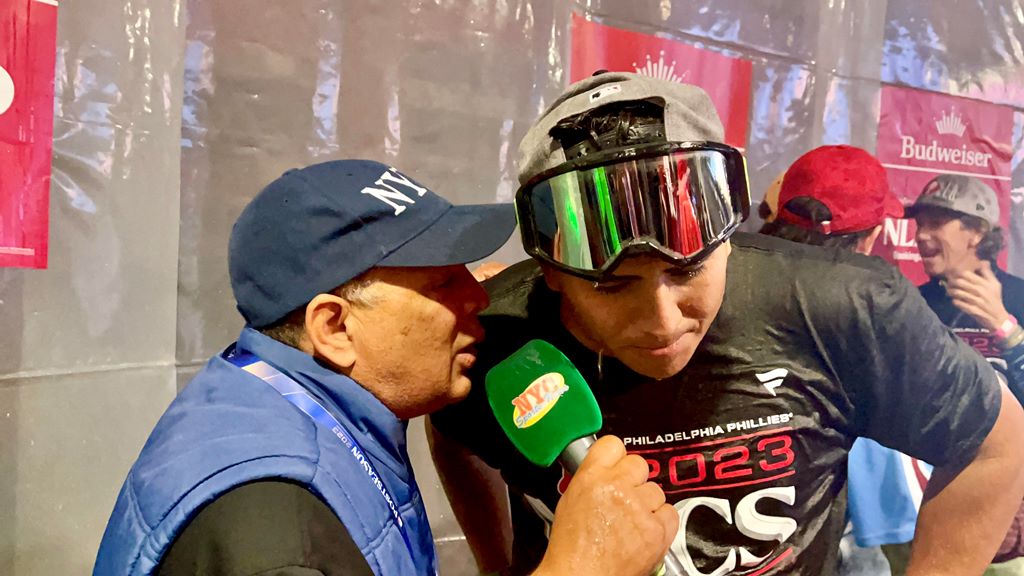 Agustín Zapata entrevista al lanzador Ranger Suárez de los Filis de Filadelfia