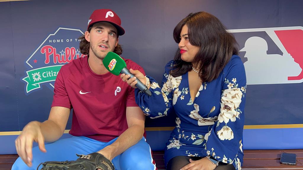 Arlenis J. Peña entrevista al estelar lanzador de los Filis Aaron Nola en el Citizens Bank Park