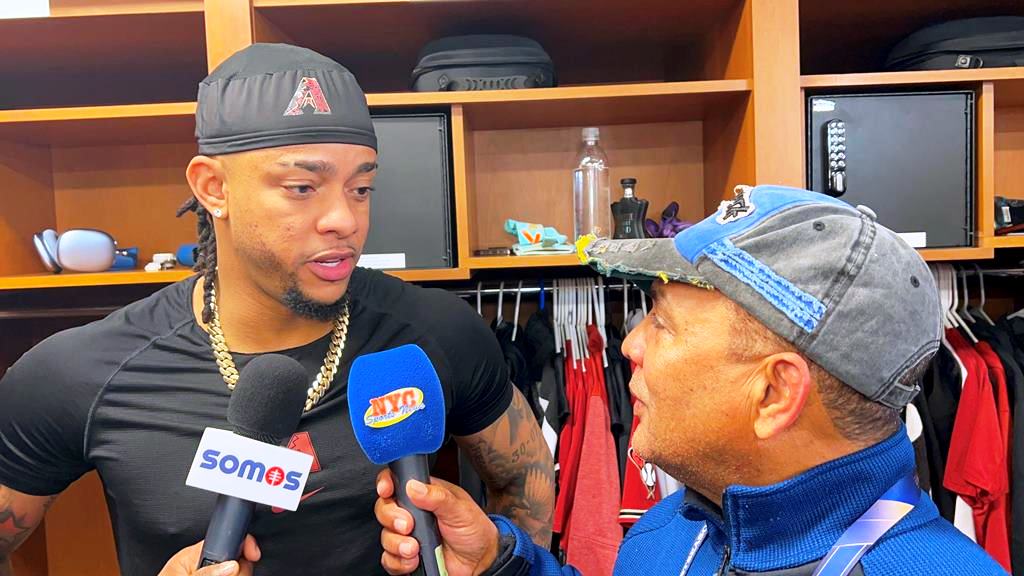 Ketel Marte, ofreciendo declaraciones después del partido
