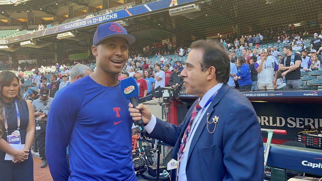 Neftalí Medina entrevista José Leclerc en el Chase Field, en Phoenix