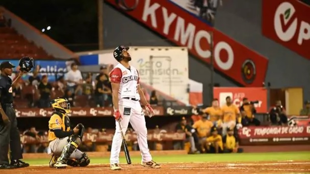 Gigantes vs Aguilas