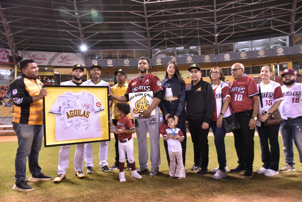 Homenaje a Nelson Cruz