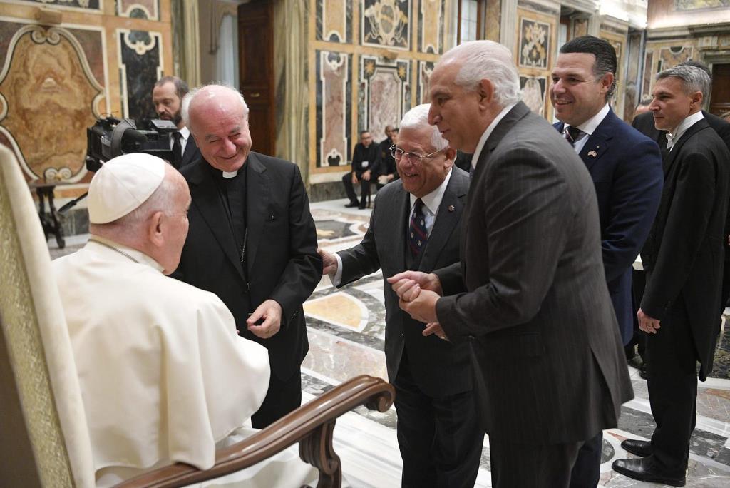 El Papa Francisco, recibió al doctor Ramón Tallaj, Mario J. Paredes, entre otros en la sede papal.