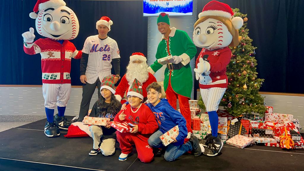Los niños disfrutaron la fiesta que los Mets organizaron con motivo a las navidades