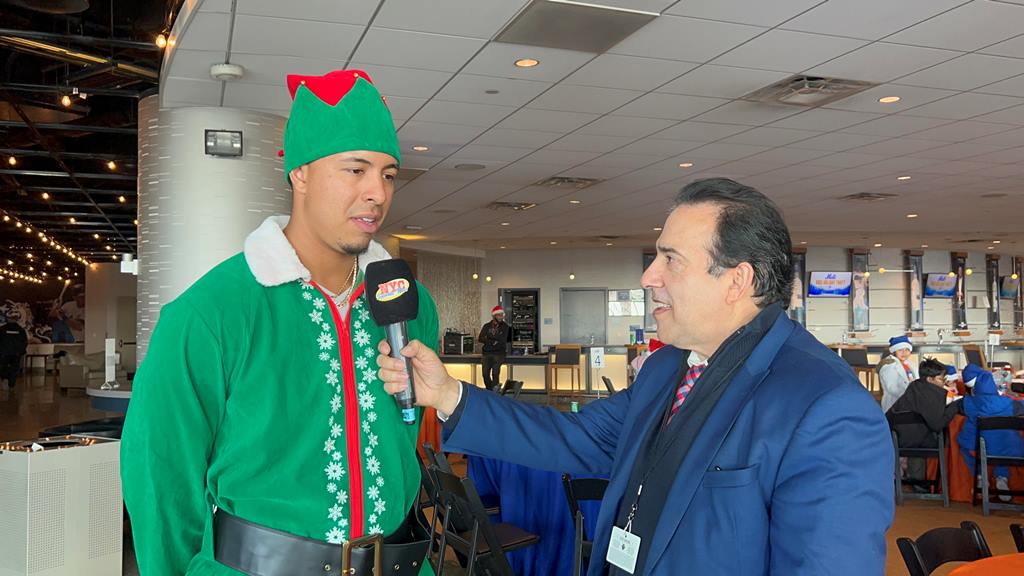 Neftalí Medina entrevista al joven jugador Mark Vientos.