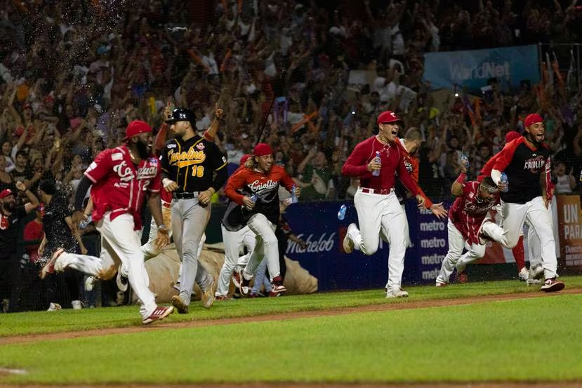 Criollos de Caguas vs gigantes de carolina 21 enero