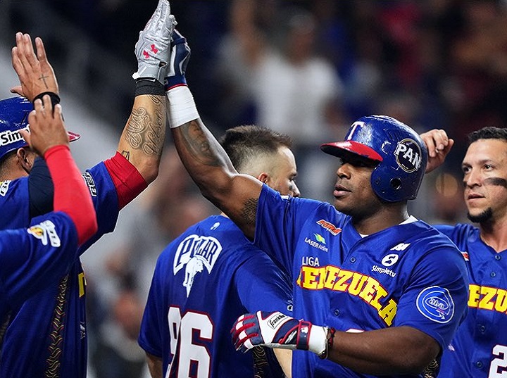 ¡Tiburones-comenzo-con-triunfo-en-la-Serie-del-Caribe-Derroto-a-Tigres-del-Licey-3-por-1
