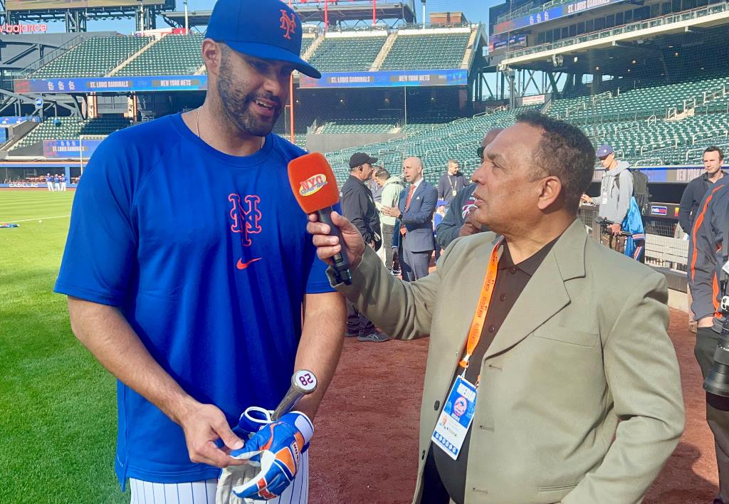 J.D. Martínez fue entrevistado por Agustín Zapata en Citi Field.