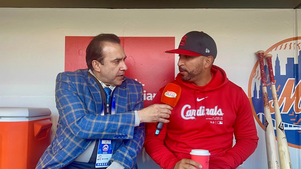 Neftalí Medina entrevistó al manager de los Cardenales de San Luis, Oliver Mármol, en Citi Field.