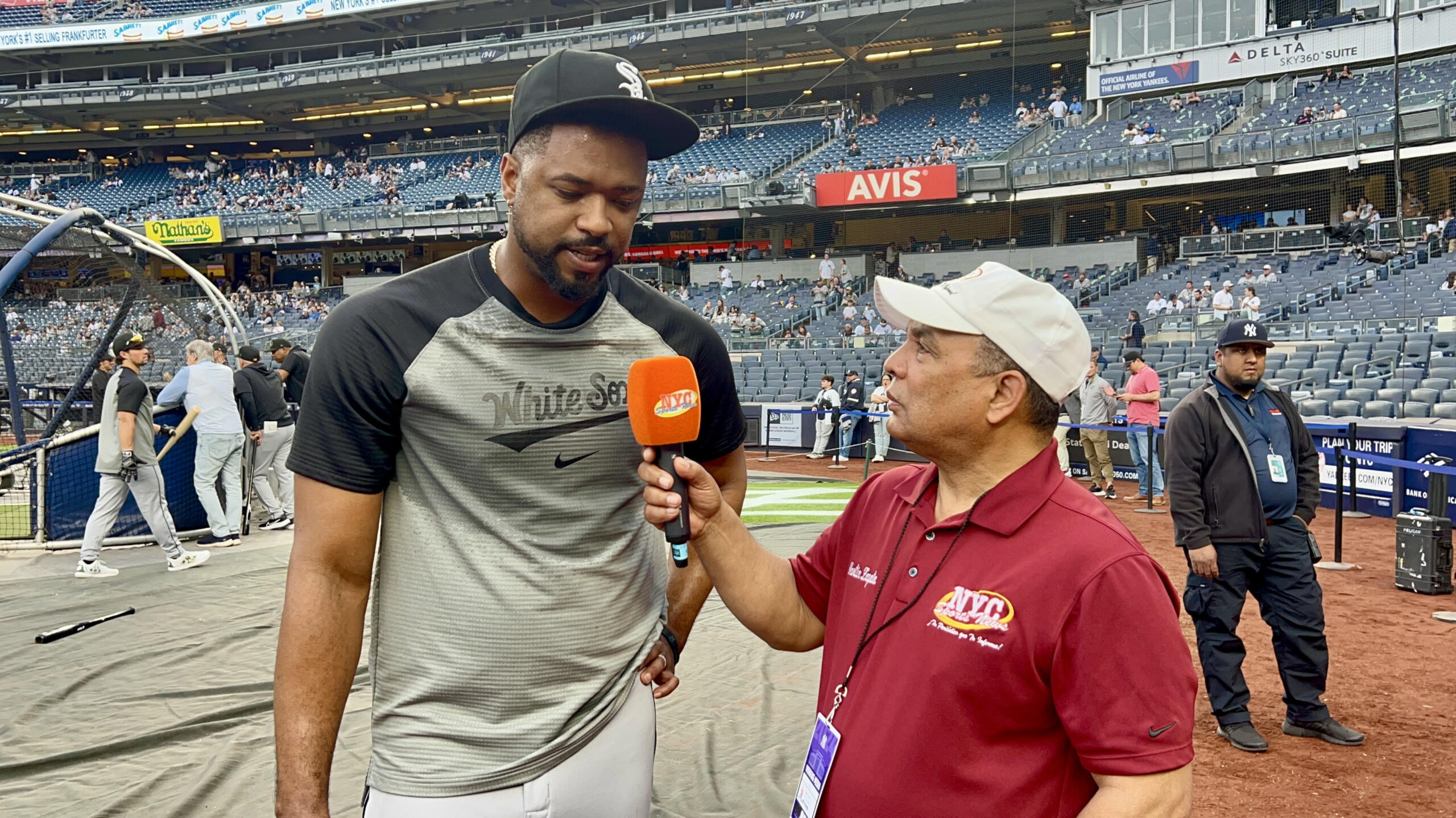 Agustín Zapata entrevistó a Eloy Jiménez en el Yankee Stadium.