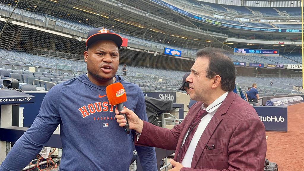 Neftalí Medina entrevistó a Framber Valdez en el Yankee Stadium.