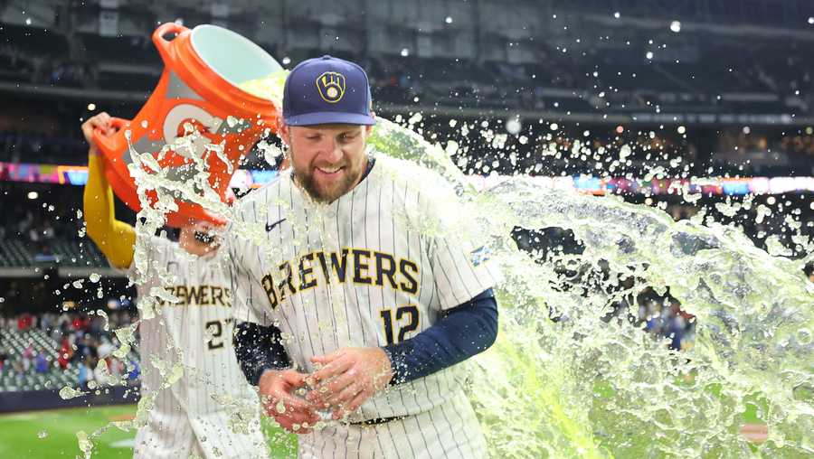 Rhys Hoskins brewers