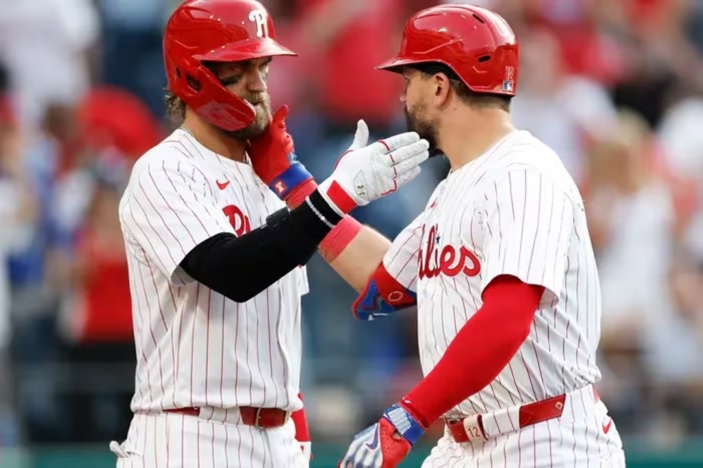 Kyle Schwarber y Bryce Harper