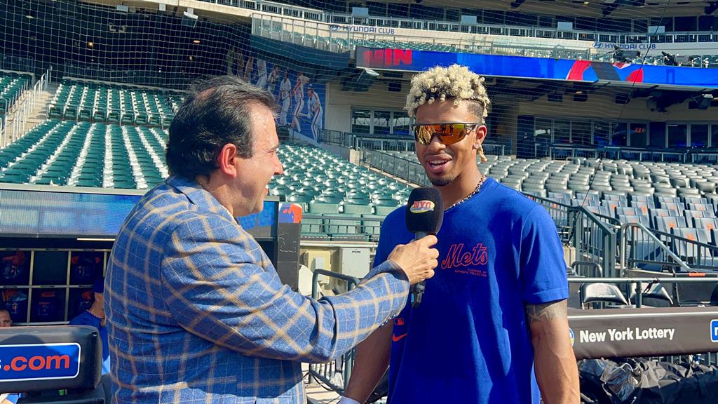 Francisco Lindor fue consultado por Neftalí Medina en Citi Field.