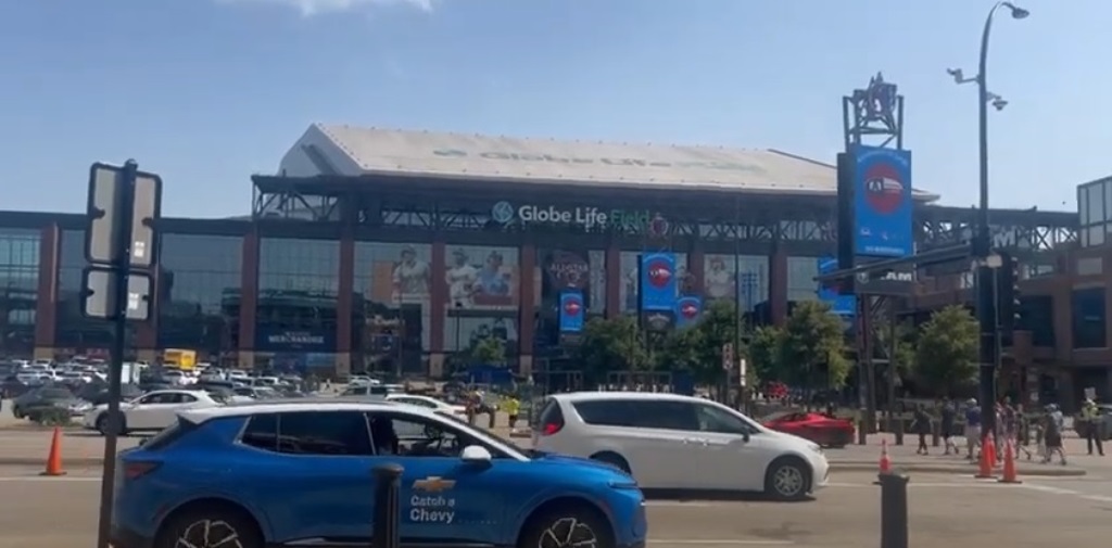 GLOBE LIFE FIELD