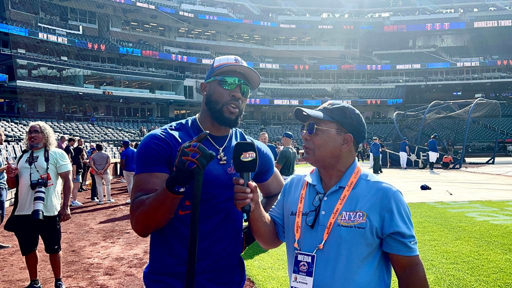 Starling Marte entrevistado por Agustín Zapata en Citi Field.