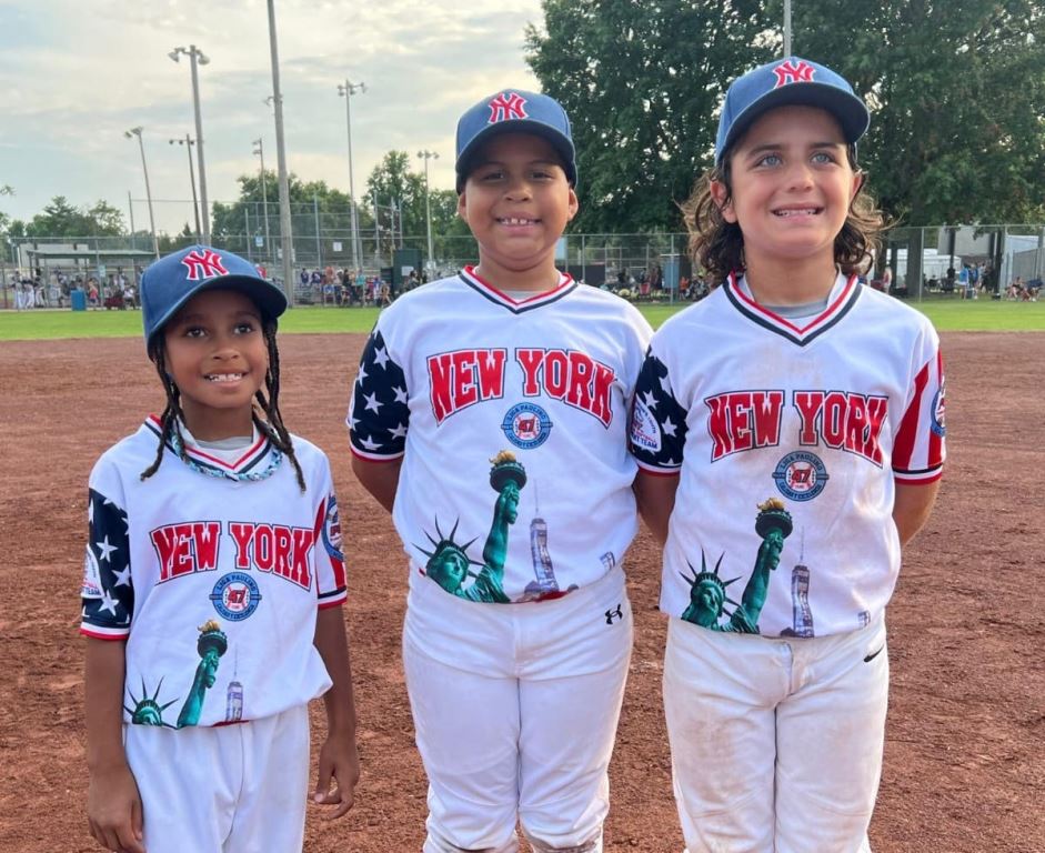 Hudson Ballfield, Ryan Martínez y Mason Hodzic, se destacaron en el Mundial 8U de la Pony, celebrado en Marion, Illinois.