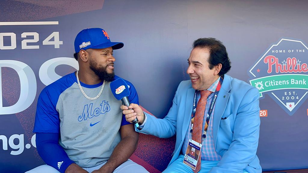 Neftalí Medina es captado conversando con Luis Severino en el Citizens Bank Park, en Filadelfia.