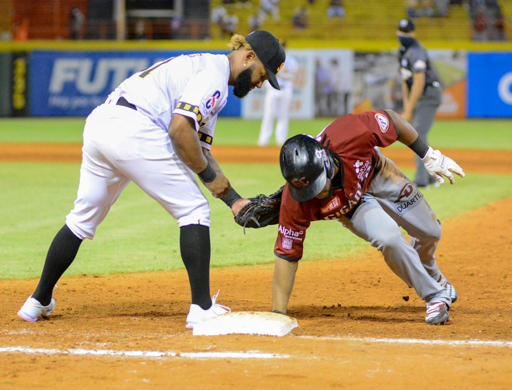 aguilas vs gigantes