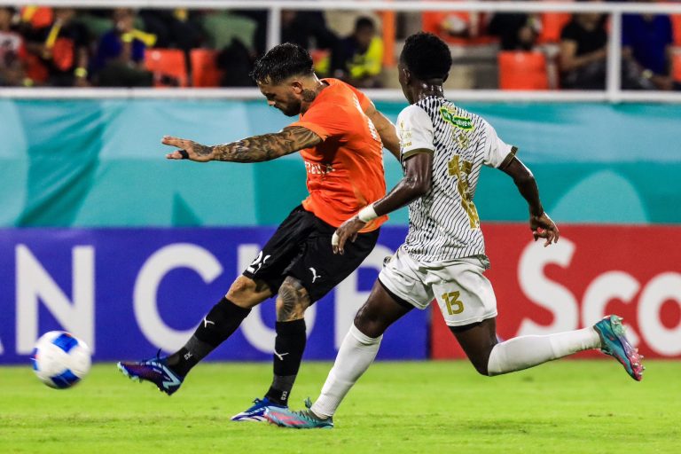 Accion-Cibao-FC-VS-Cavalier-FC-768x512