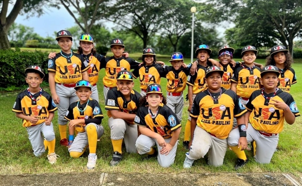La Liga Rolando Paulino de Nueva York, ganó el torneo internacional del Grupo Pelotica que se celebró en Santo Domingo, tras vencer en el partido final a la República Dominicana, 14 a 2.