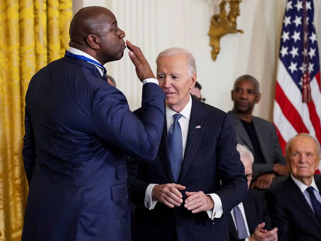 Magic Johnson Y Presidente Joe Biden