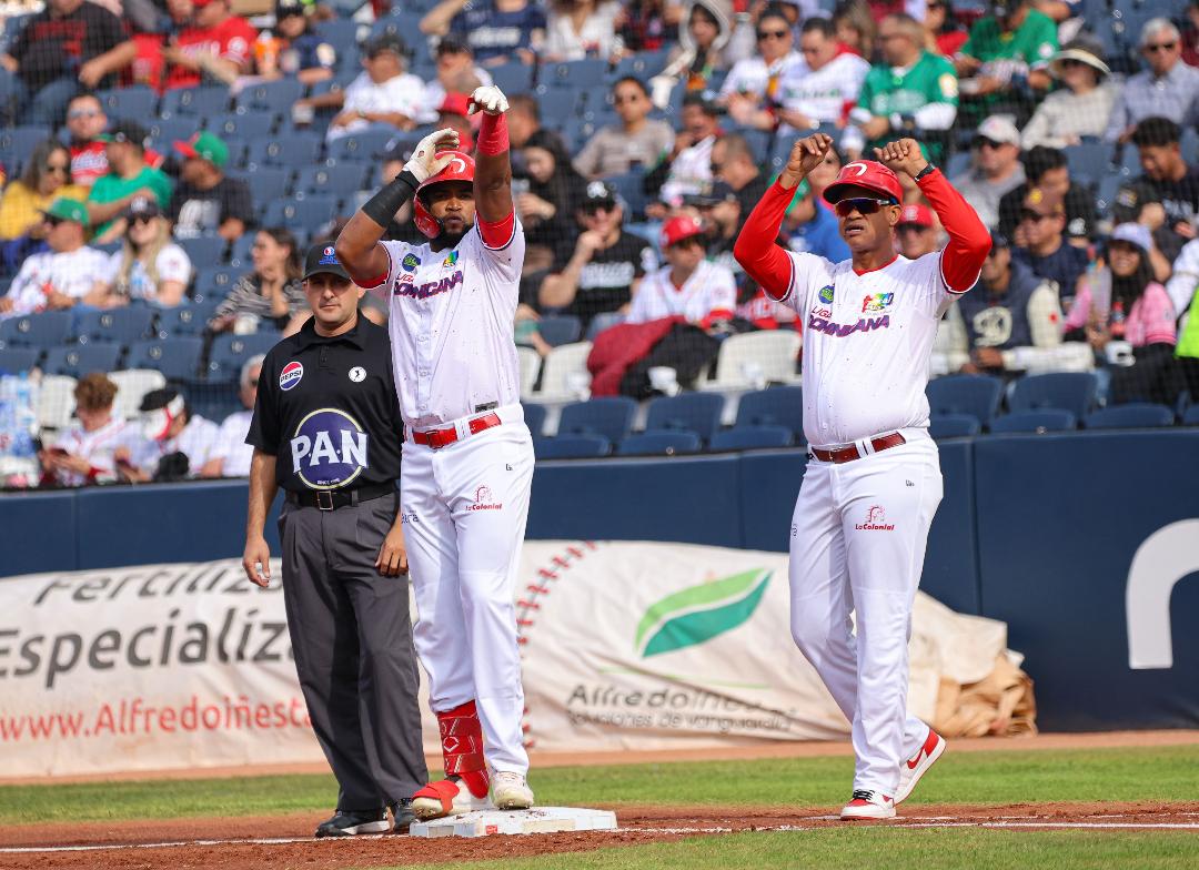 Escogido vs blanquea a Cardenales