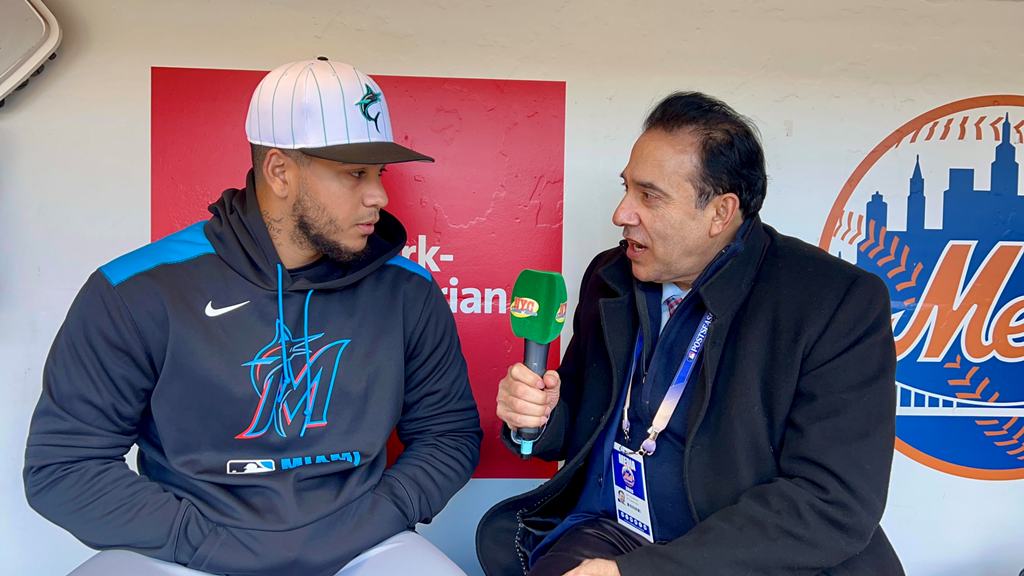 Neftalí Medina entrevista a Luarbert Arias en Citi Field.