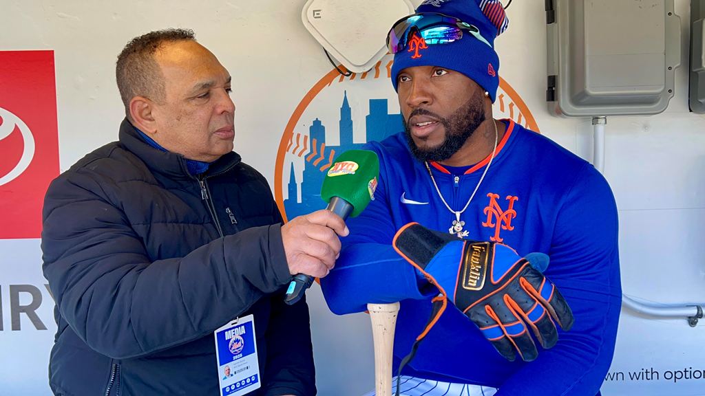 Starling Marte, mientras conversaba con el periodista Agustín Zapata en Citi Field.