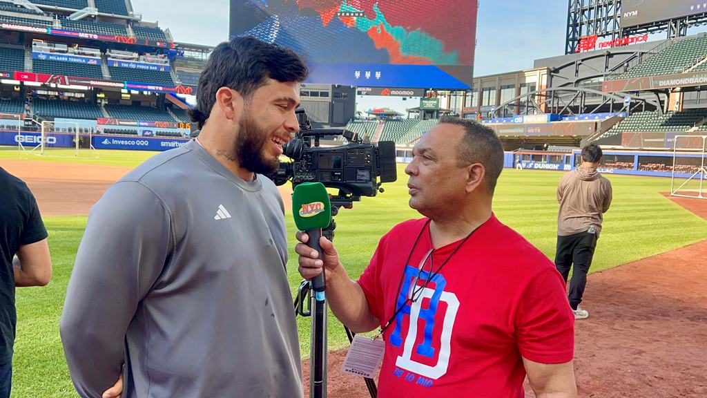 Agustín Zapata, conversó con Francisco Álvarez en Citi Field.