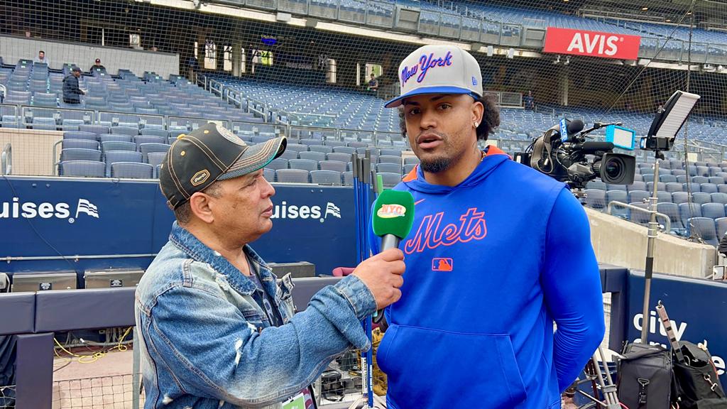 Agustín Zapata, conversó con Génesis Cabrera en el Yankee Stadium.