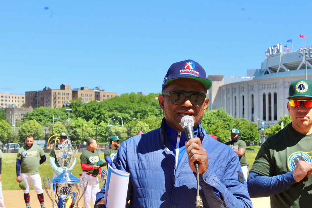 Daniel -El Quemaito- Reyes, presidente de la Fundación Dominicana de Deportes en NY, tuvo a su cargo las palabras de bienvenidas.