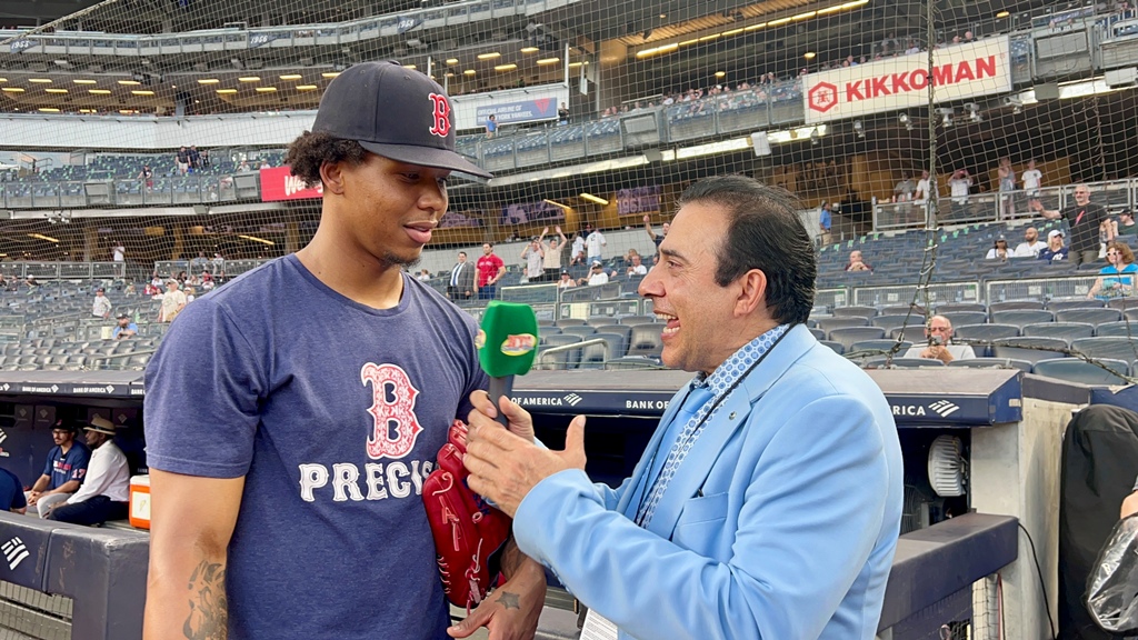 Neftalí Medina, entrevista a Brayan Bello en el Yankee Stadium.