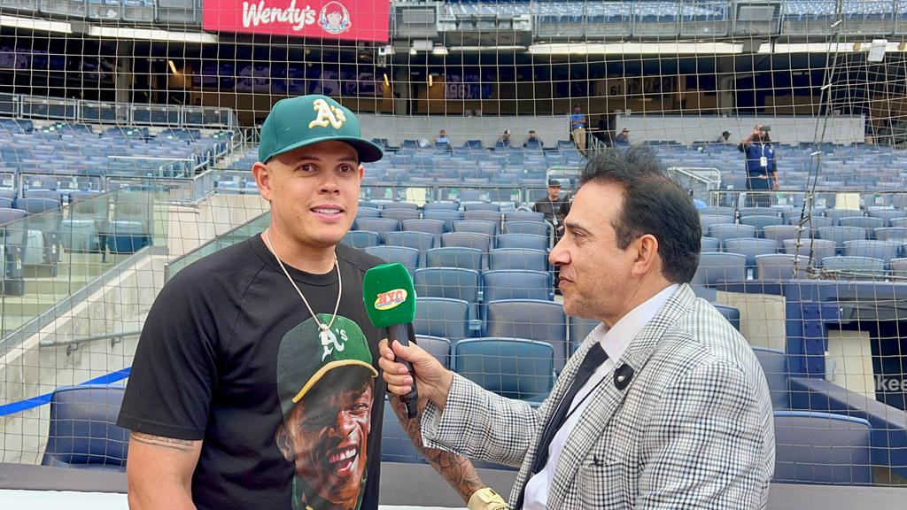 Neftalí Medina, entrevista al colombiano Gio Urshela en el Yankee Stadium.