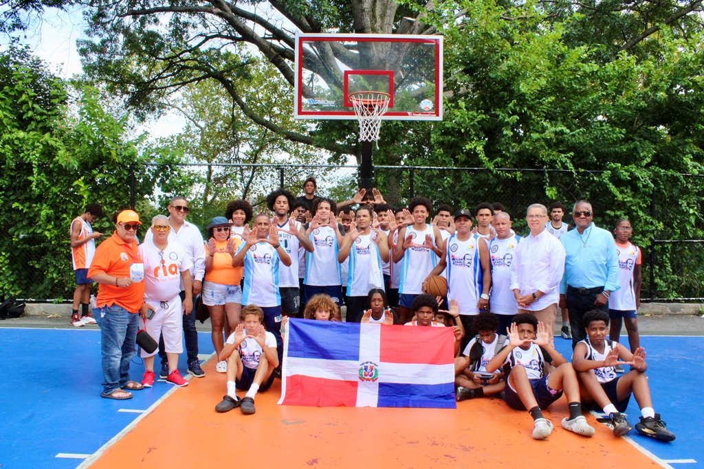 La Academia Polanco se consagró al lograr dos medallas de oro en baloncesto.