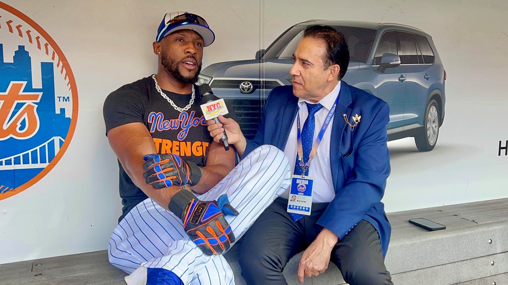 Starling Marte, es captado conversando con Neftalí Medina en Citi Field.