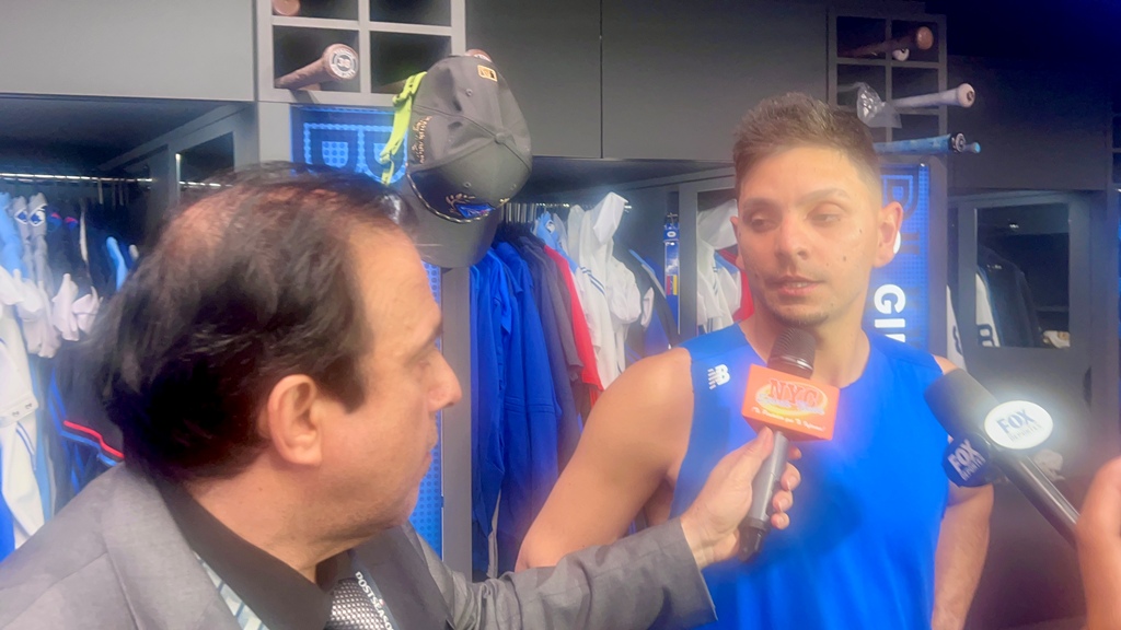 Neftalí Medina, captado conversando con Andrés Giménez.