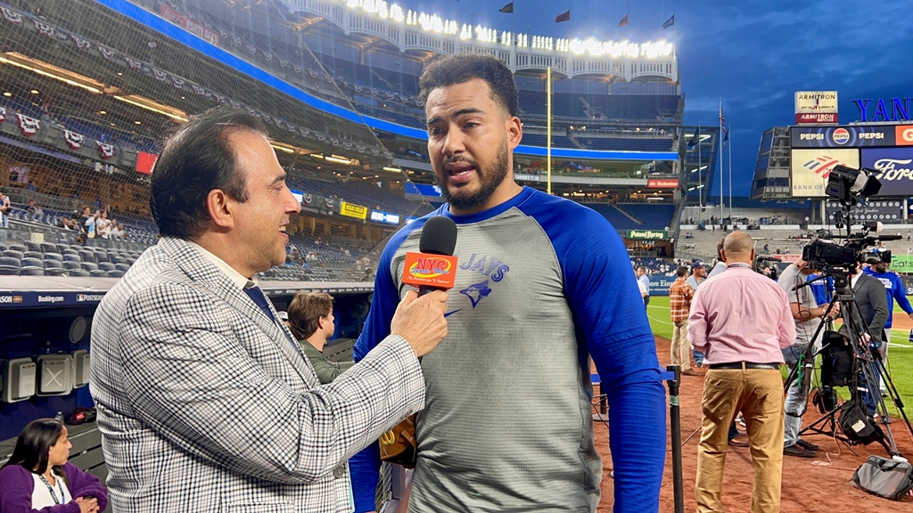 Neftalí Medina, entrevista a Anthony Santander en el Yankee Stadium.