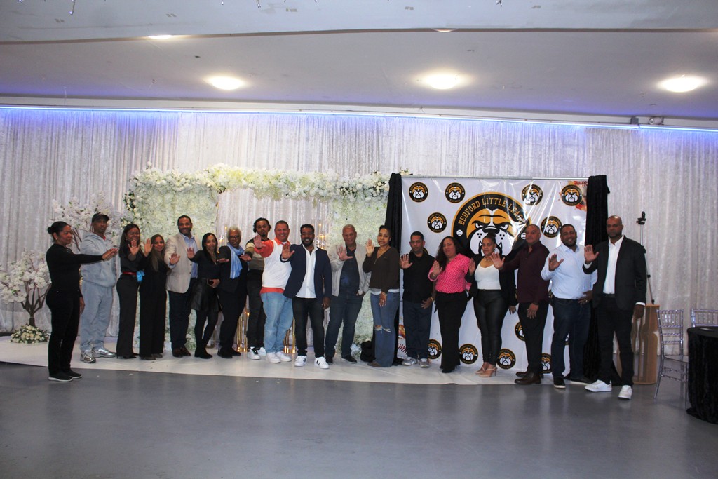 Belkis Lora, (La Dama del Béisbol), Belkis Lora, juramenta a la directiva de Bedford Baseball Little League, encabezada por su presidente Wilson Gutiérrez.