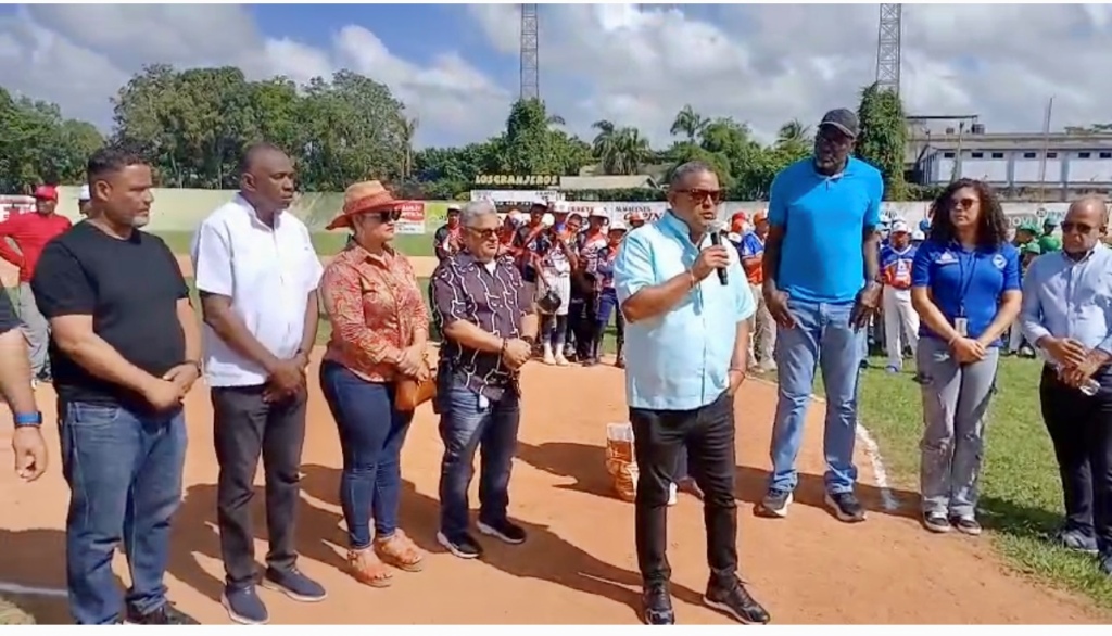 Roberto Rojas, dijo las palabras centrales en el acto efectuado en el estadio Brgañita García.
