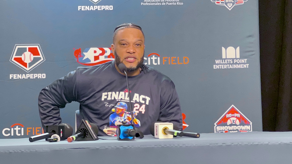 Robinson Canó ofrece declaraciones en Citi Field.