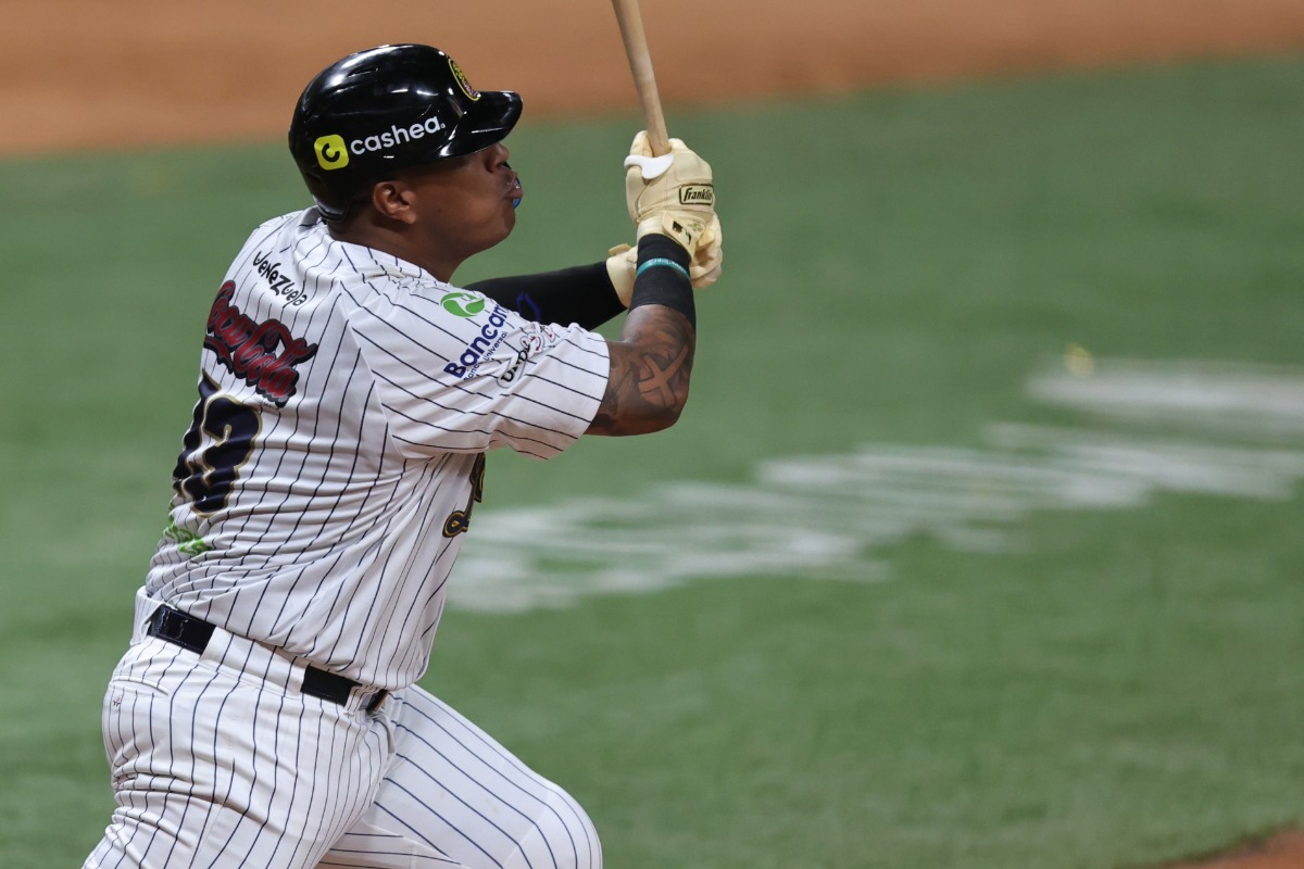 salvador perez leones lvbp