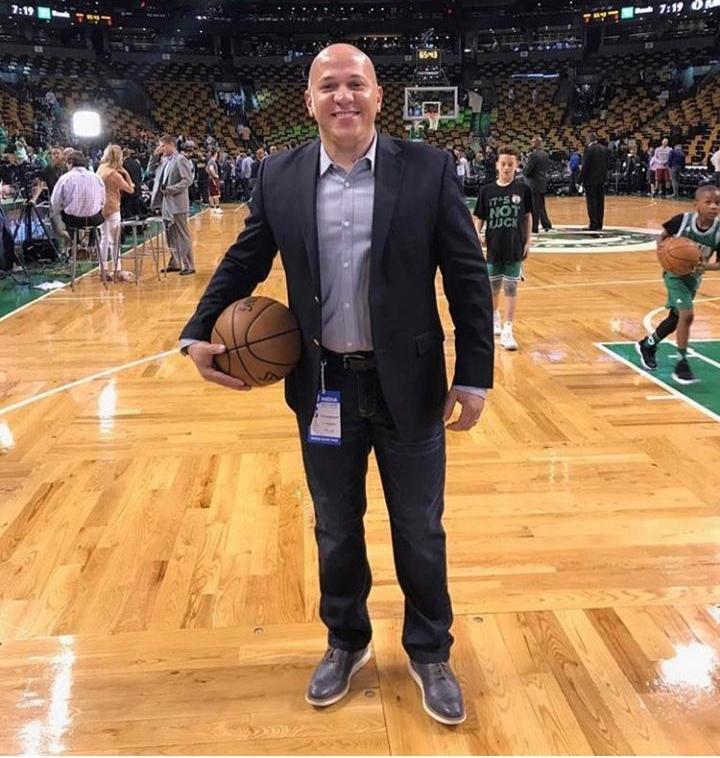 Tenchy Rodríguez cancha de fiba