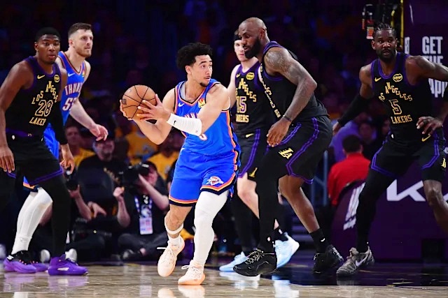 Thunder barrió a los Lakers