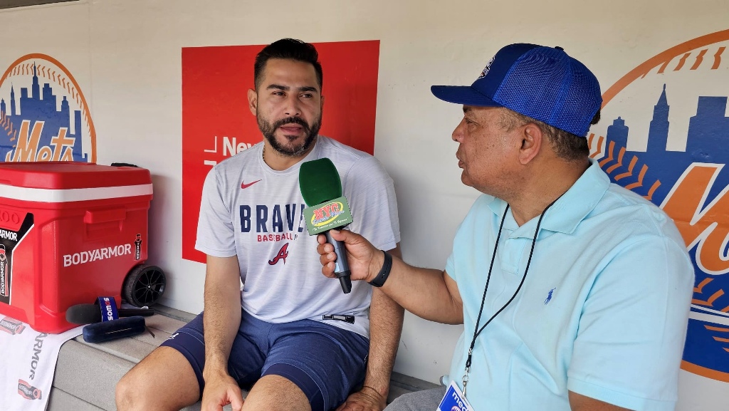 Martín Pérez comparte con Agustín Zapata sus impresiones sobre el primer campeonato mundial conquistado por Venezuela, destacando el orgullo y la alegría que la hazaña generó en toda la comunidad latina.