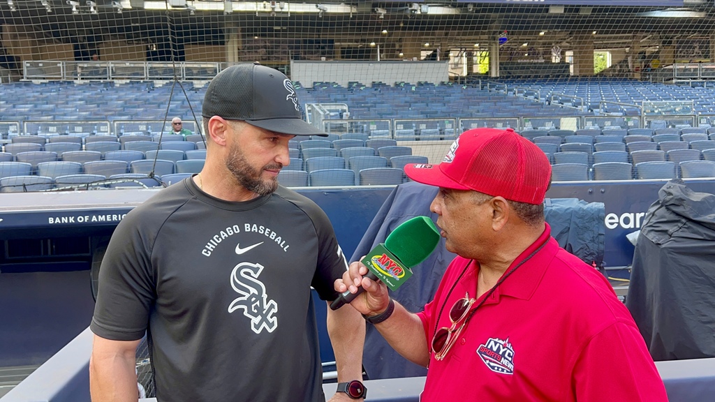 José Leger durante una entrevista concedida a Agustín Zapata en la que analizó la presión del béisbol invernal dominicano y la frecuente inestabilidad de los dirigentes en la liga.